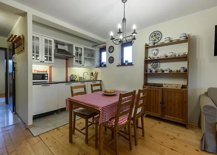 W Dolinie Slonca * كوشتيليسكا