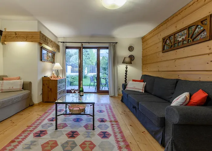 W Dolinie Slonca كوشتيليسكا