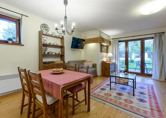 W Dolinie Slonca * كوشتيليسكا