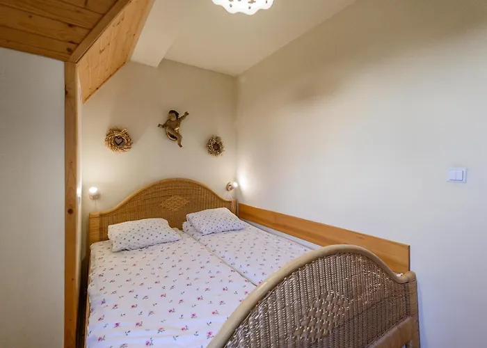 W Dolinie Slonca كوشتيليسكا